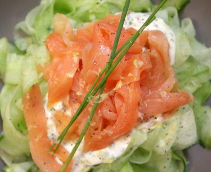 Tagliatelles de concombre au saumon fumé