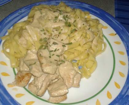 Tagliatelles et sauté de dinde à la moutarde