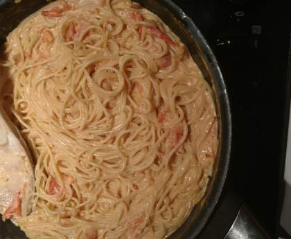 Tagliatelles sauce ail et tomate