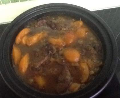 Tajine d'agneau au miel et aux fruits secs