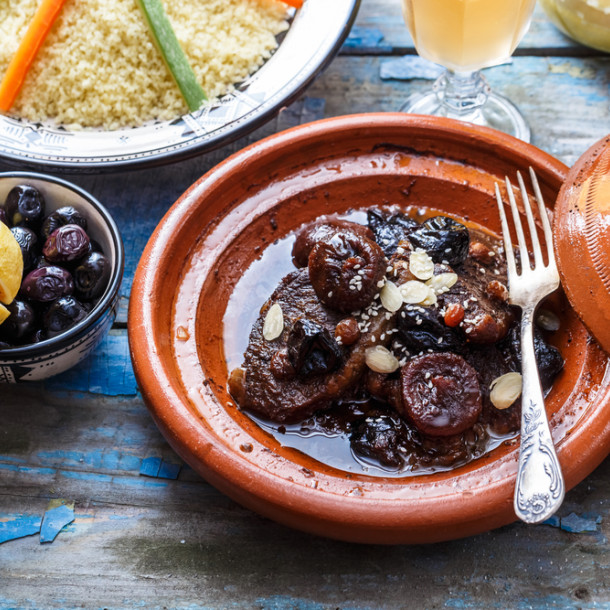 Tajine de boeuf aux carottes et aux pruneaux