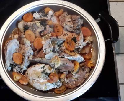 Tajine de pintade aux abricots secs