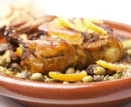 Tajine de poulet aux citrons confits et aux olives