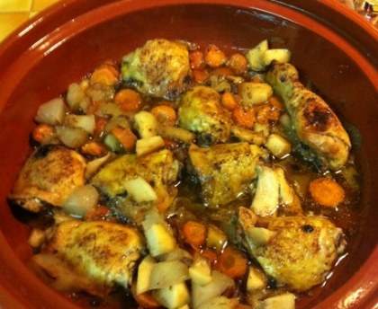 Tajine de poulet et ses fruits à la cannelle