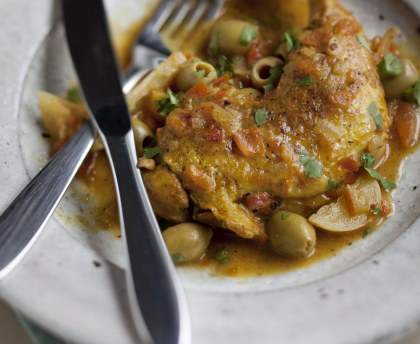 Tajine de poulet mariné aux olives et citrons confits