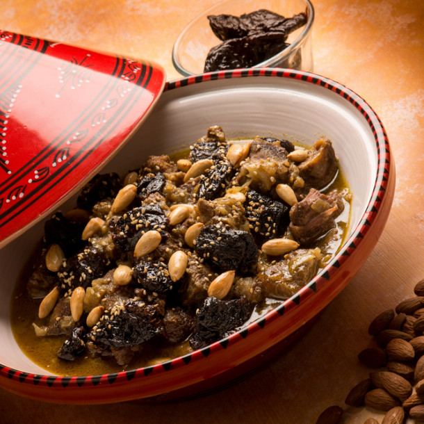Tajine de souris d’agneau aux pruneaux