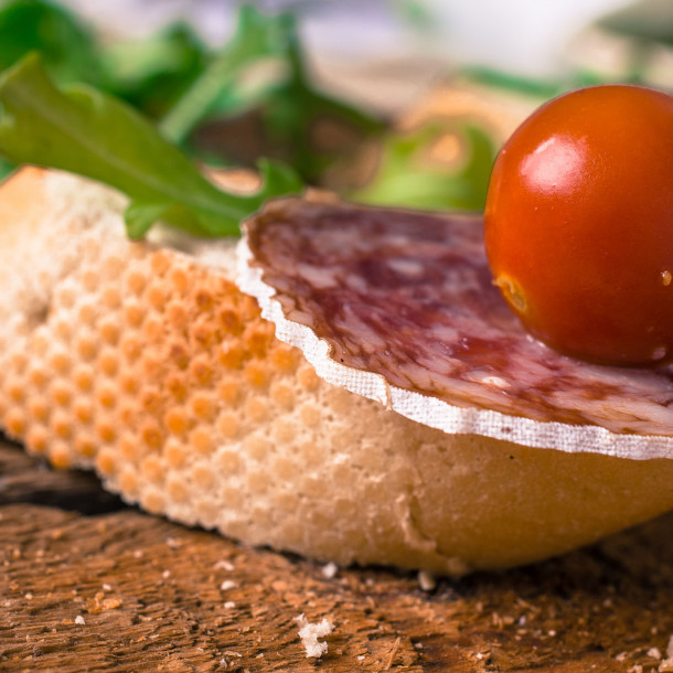 Tapas saucisson et tomate cerise