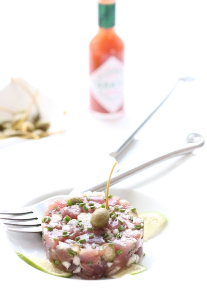 Tartare de Bonite aux Fleurs de Câpres