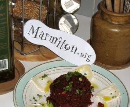 Tartare végétarien de betteraves rouges au fromage de chèvre