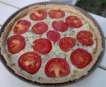 Tarte à la brandade de morue, courgettes et tomates