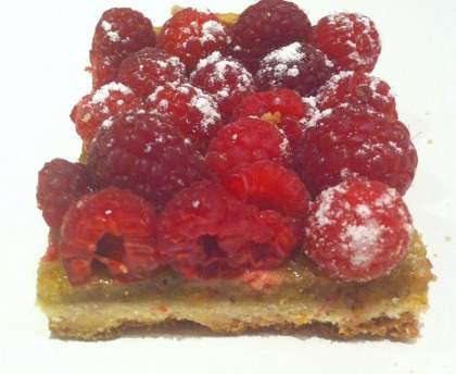 Tarte à la crème de pistache et aux framboises