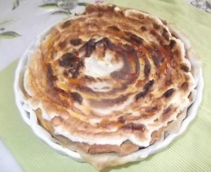 Tarte à la rhubarbe et à l'ananas meringuée