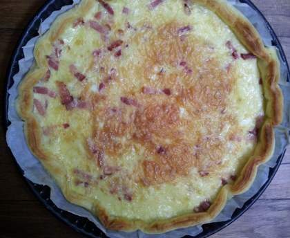 Tarte au saint-Marcellin et lardons