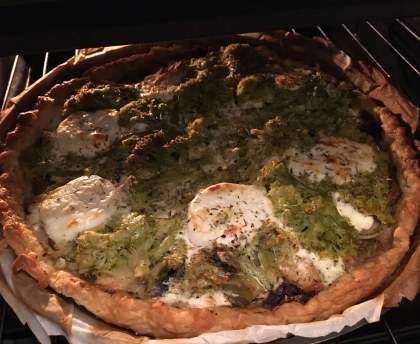 Tarte au saumon, brocolis et chèvre