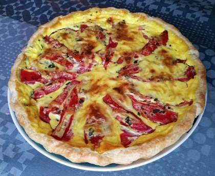 Tarte au thon, tomates et poivrons