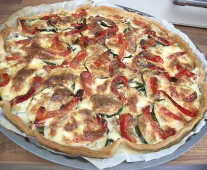 Tarte aux courgettes, aux poivrons, et aux lardons