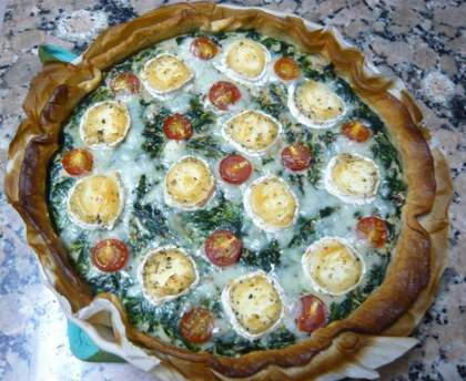 Tarte aux épinards, au chèvre, aux tomates et aux noix