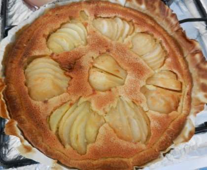 Tarte aux poires sur lit d'amandes