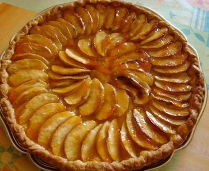Tarte aux pommes, cannelle, amandes