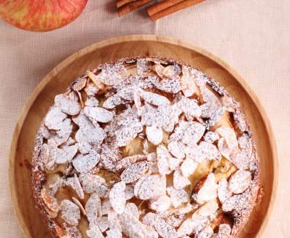Tarte aux pommes, miel et amandes