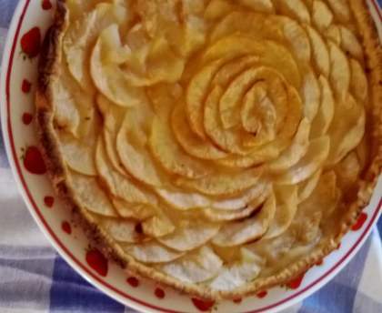 tarte aux pommes (sur compote maison spéciale)