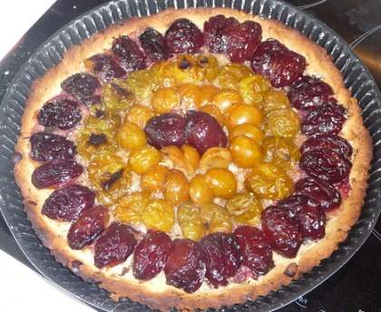 Tarte aux prunes et aux noisettes