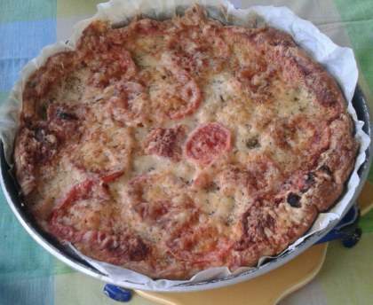 Tarte aux tomates et aux trois fromages