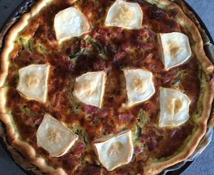 Tarte courgettes, chèvre, lardons