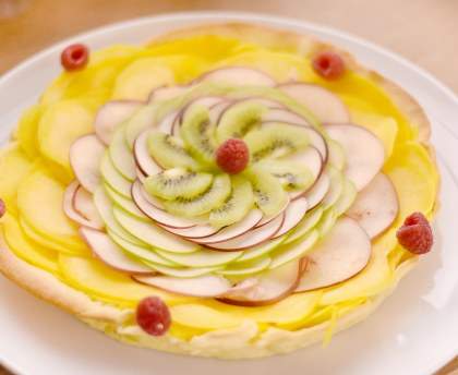 Tarte crème pâtissière et carpaccio de fruits