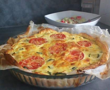 Tarte feuilletée aux courgettes, chèvre, lardons ou tomate