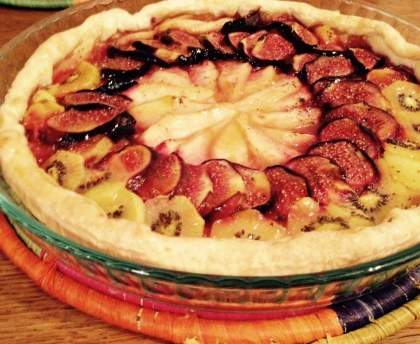 Tarte fine aux poires, figues et kiwis