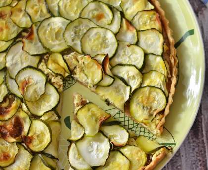 Tarte fine facile aux courgettes et feta 