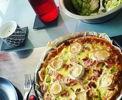 Tarte légère courgettes, jambon et chèvre gratiné