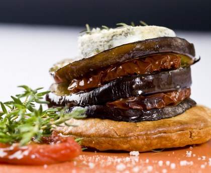 Tartelette d'aubergine et tomate séchée au Sainte Maure de Touraine