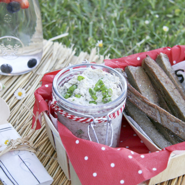 Tartinade de graines de tournesol à l'aïl vert et ses frites de sarrasin (végétalien et sans gluten)