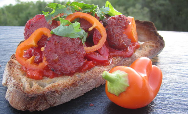 Tartine au chorizo en déclinaison de poivron