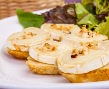 Tartine de chèvre au miel