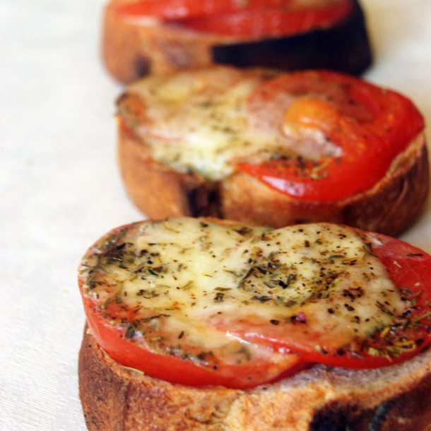 Tartines tomate mozzarella