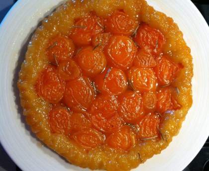 Tatin d'abricots au romarin
