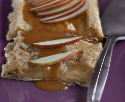 Terrine de crêpes aux pommes, au caramel et au beurre salé
