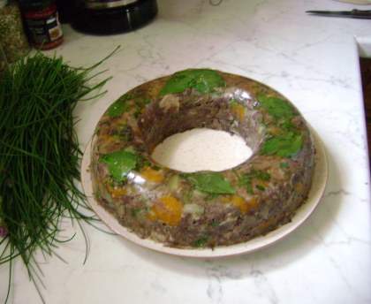Terrine de joue et queue de boeuf au coulis de tomate