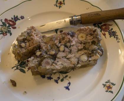 Terrine de lapin aux noisettes
