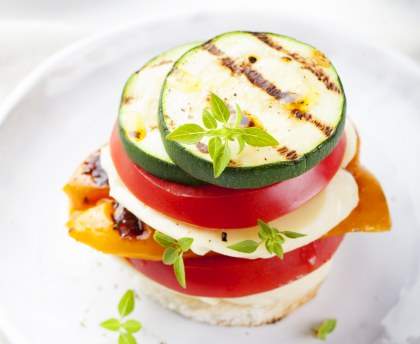 Tian d'aubergines, tomates, mozzarella