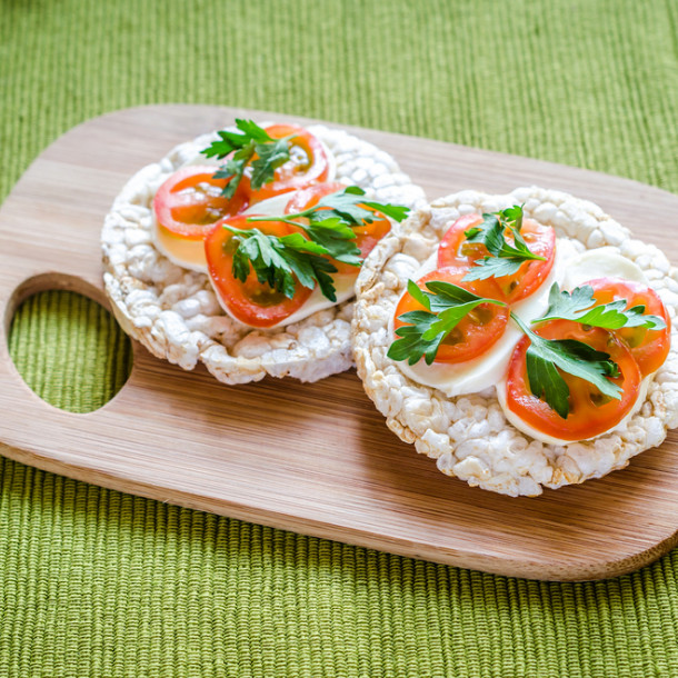 Toast tomate-mozzarella sur galette de riz