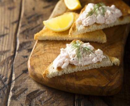Toasts au tartare de crevettes