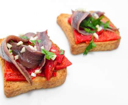 Toasts aux anchois