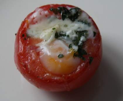 Tomates aux oeufs cocottes