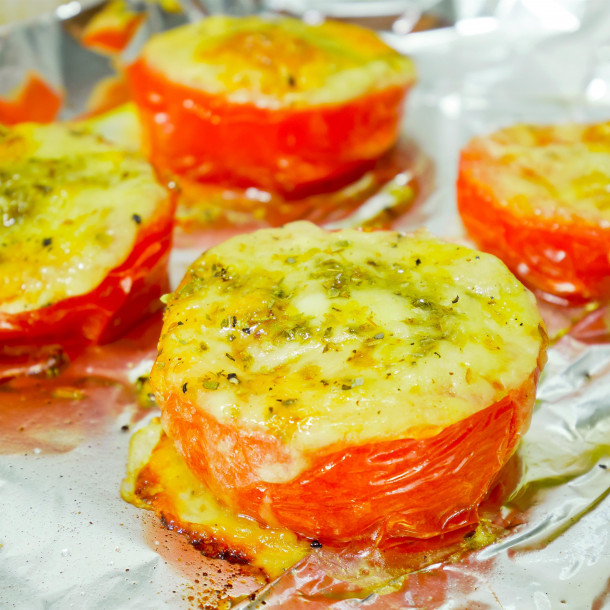 Tomates chaudes au crottin de Chavignol