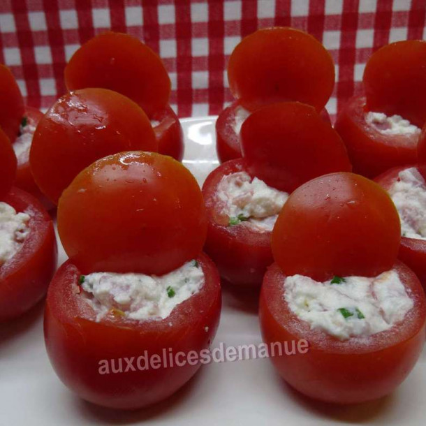 Tomates cocktail au fromage de chèvre frais et bacon -LIGHT-