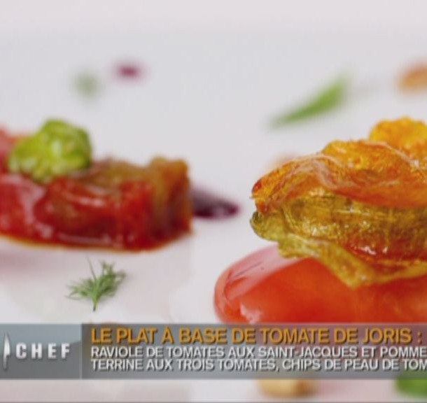 Tomates en folie, dégradé de couleur, raviole de St Jacques, gelée de tomate